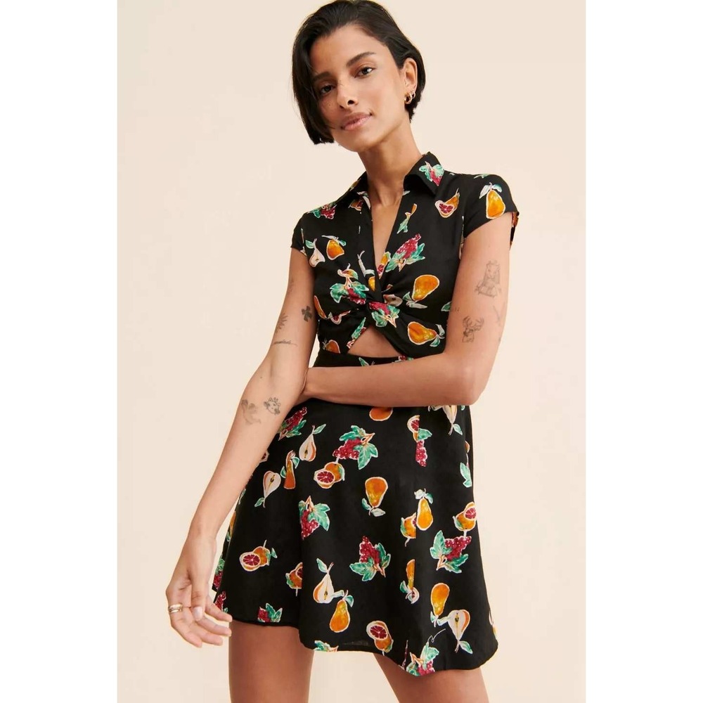 Urban‎ Outfitters Size XS Harlow Twist Front Fruit Pattern Sleeveless Mini Dress